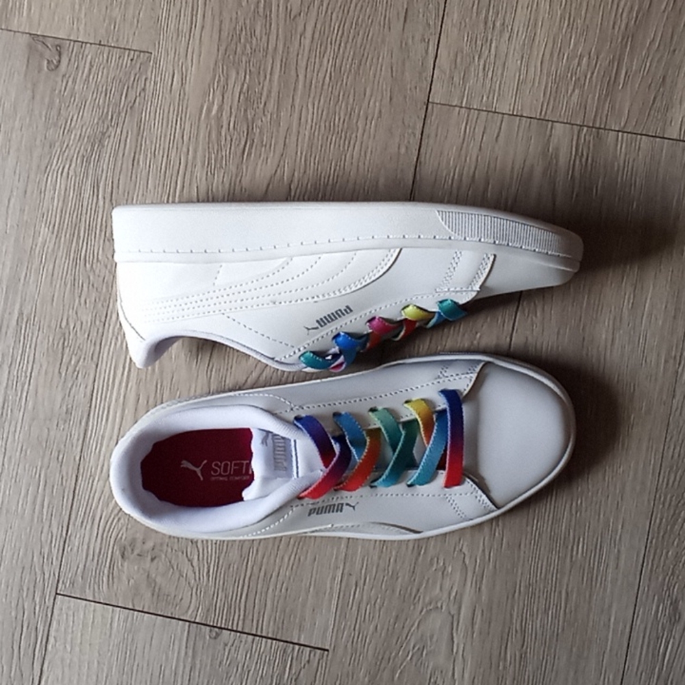 Puma tennis shoes